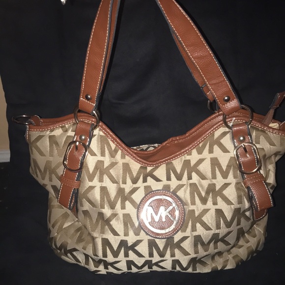 Michael Kors Handbags - MK bag